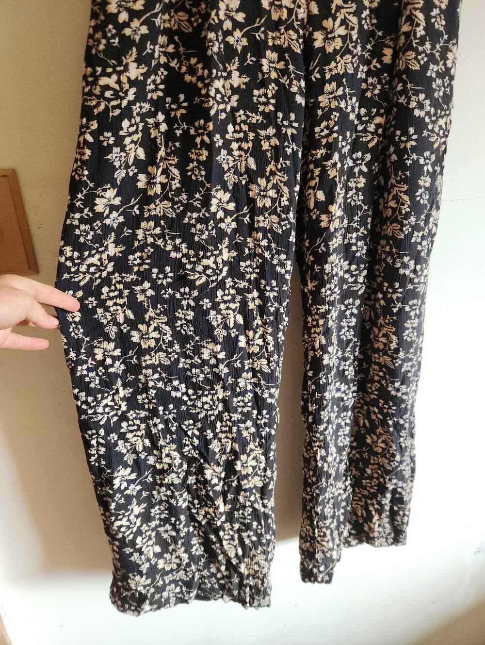 The Normal Brand Black Wide Leg Pant Cream Floral Motif Medium Fully Lined - Picture 3 of 11